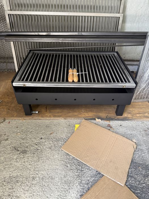 Gratar de gradina (metal) pe 2 nivele .