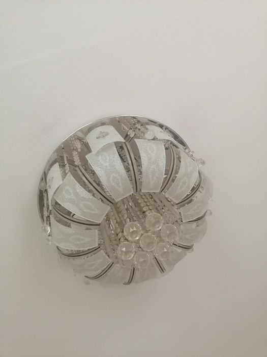 Продаётся Люстра