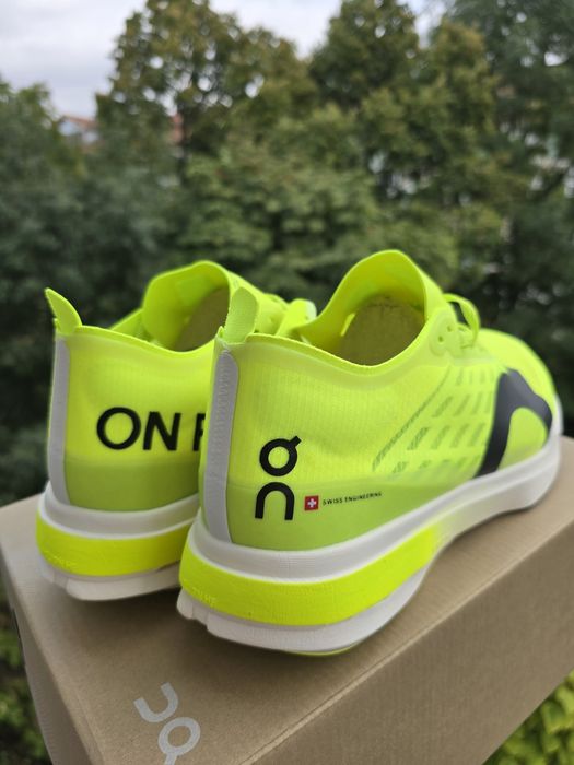 On Cloud Running Cloudboom Strike 43 Noi!