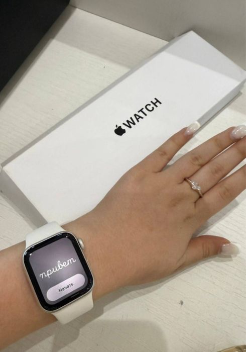 Смарт-часы Apple Watch SE 2 Gen (2022) 40 мм starlight-бежевый