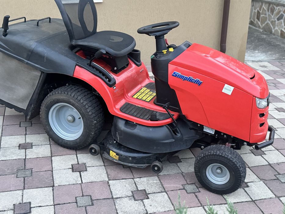 Tractoras gazon tuns iarba Simplicity 27 CP
