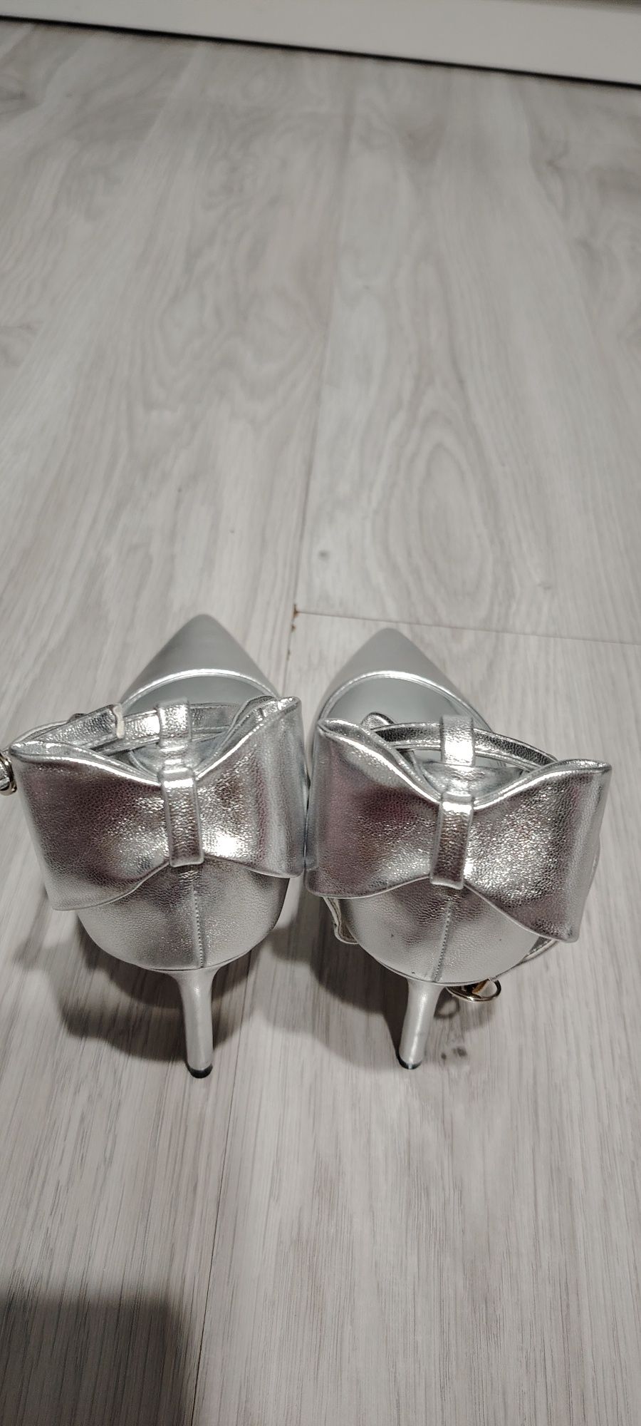 Pantofi eleganți pentru ocazii speciale
