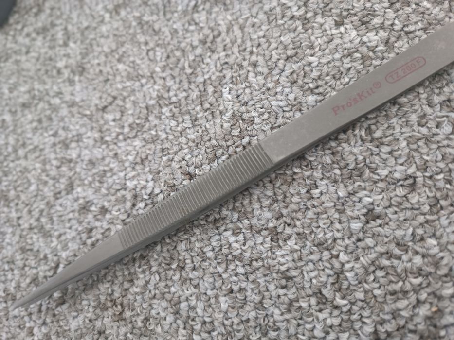 Penseta din titaniu de precizie