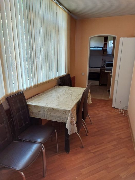 ЦУМ, чимкентская, кафе Бон. 2/4/4