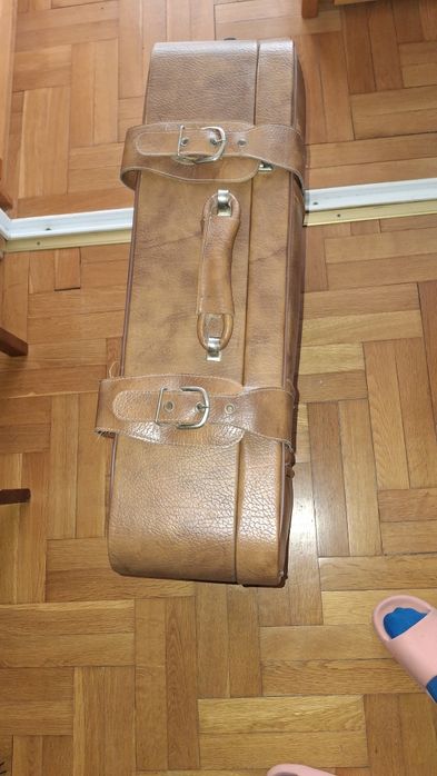 Голям,кожен ретро куфар