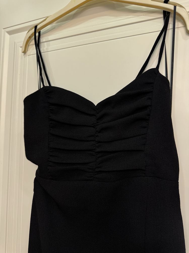 Красивейшее почти новое платье от Zara