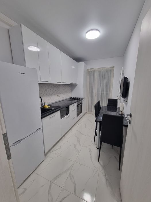 Inchiriez garsoniera bloc nou