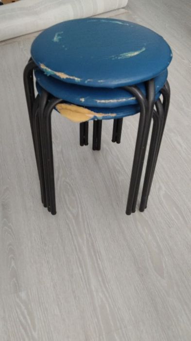 Продам табуретки 3 шт