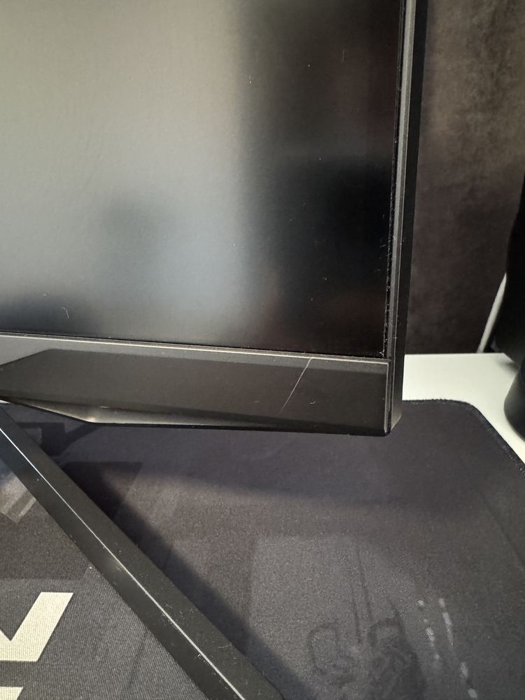 Samsung Odyssey G7 QLED 27”