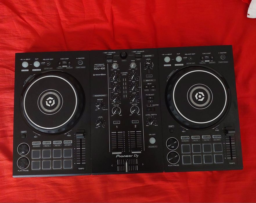 Продам Pioneer DDJ-400 — идеальный контроллер для диджеев!