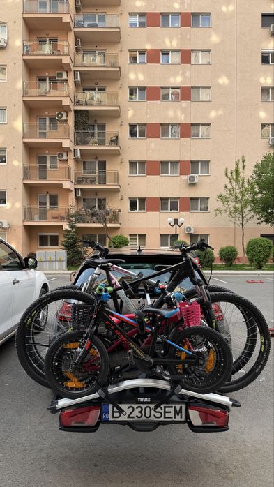 Inchiriez suport 3+1 biciclete de top Thule VeloCompact 926