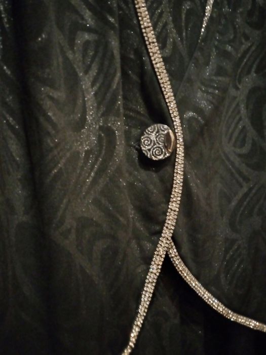 Женское платье с жакетом продается