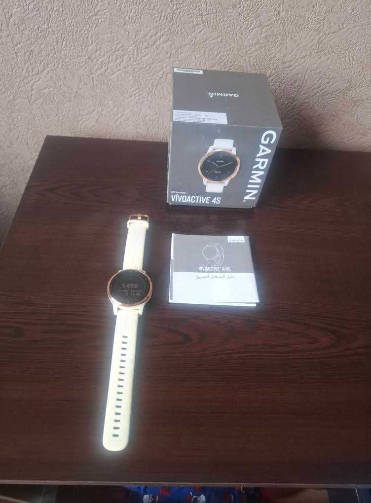 Часовник Garmin Vivoactive 4s