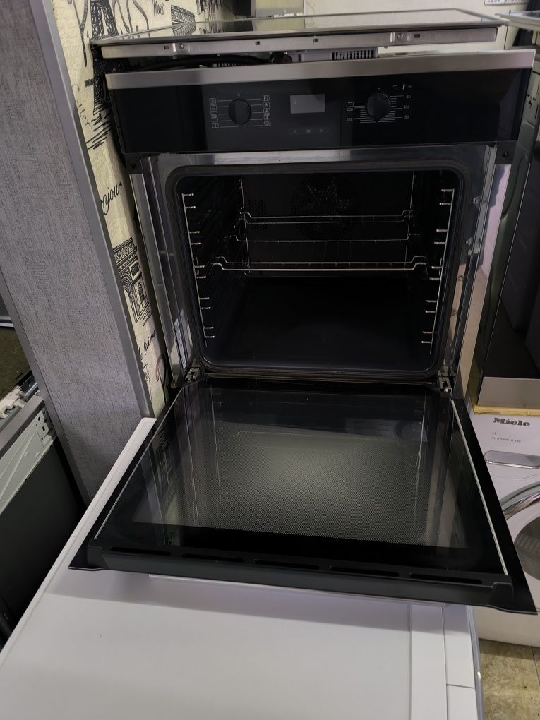Фурна Miele H2661-B 76литра.