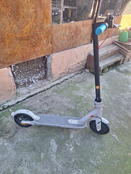 Se vinde trotineta electrica xiaomi urgenttttt!