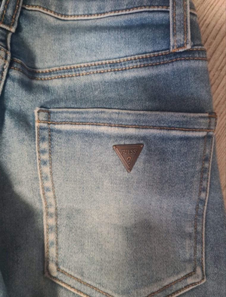 Blugi Guess marimea S