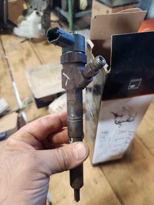 Vand injectoare  opel 150  cp 2.0 motorina