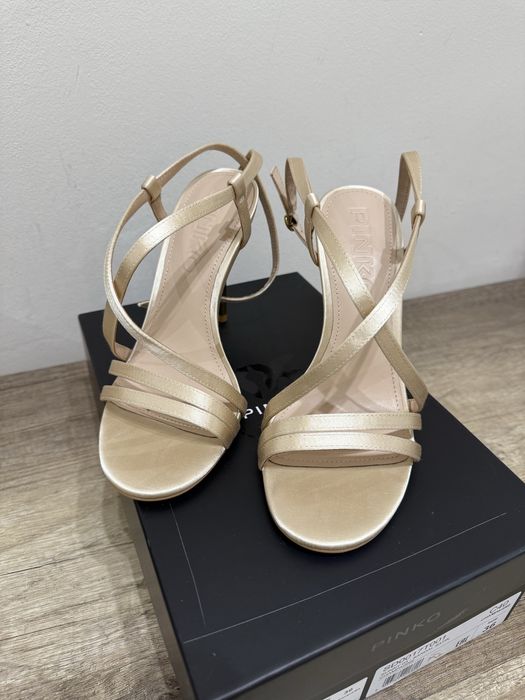Pinko сандали Pinko маратонки