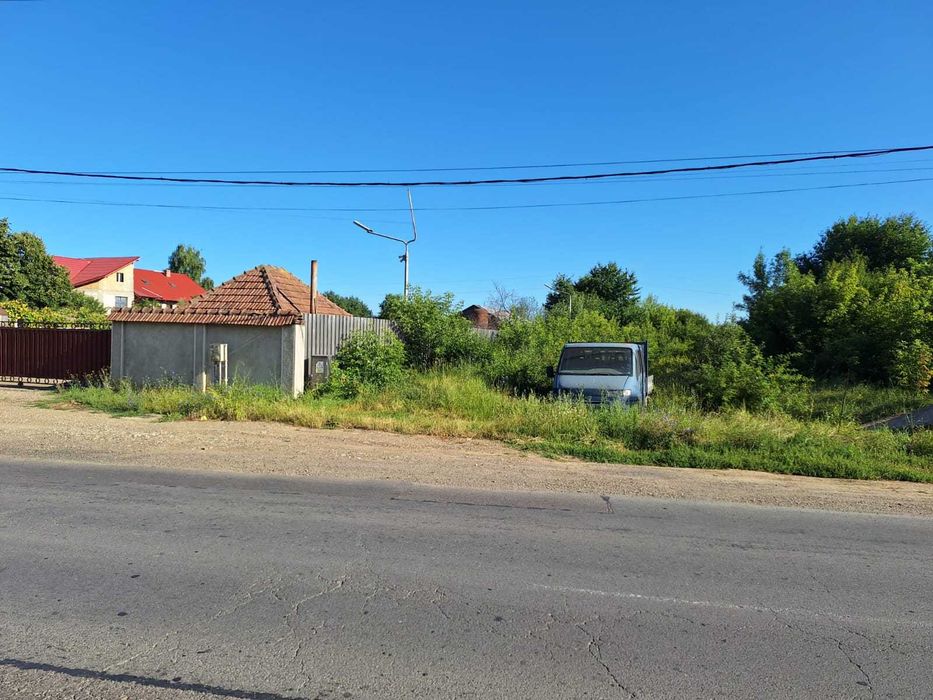 Vand pe varianta Onestiului teren vis a vis de  dedeman
