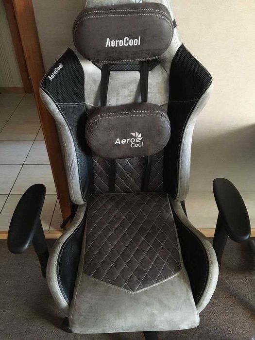 Игровое кресло AeroCool Duke Ash