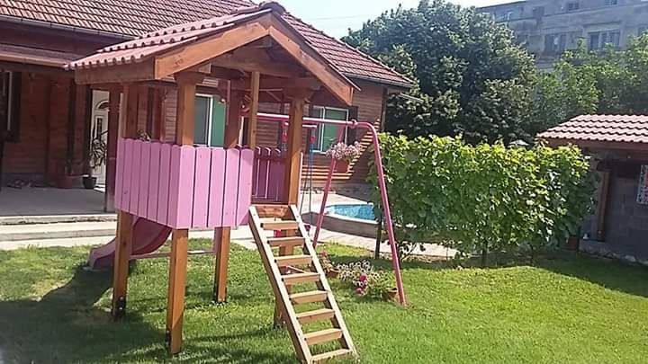 Детска къщичка с пързалка и люлка (РАЯ)