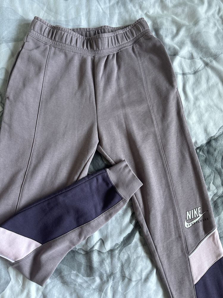 Дамско спортно долнище nike