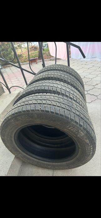 Зимние шины 205/65/16