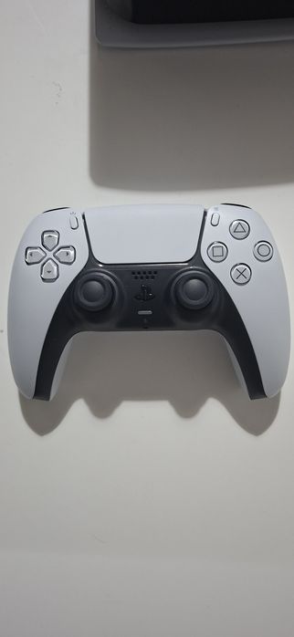 Vand controler ps5 nou în stare excelenta
