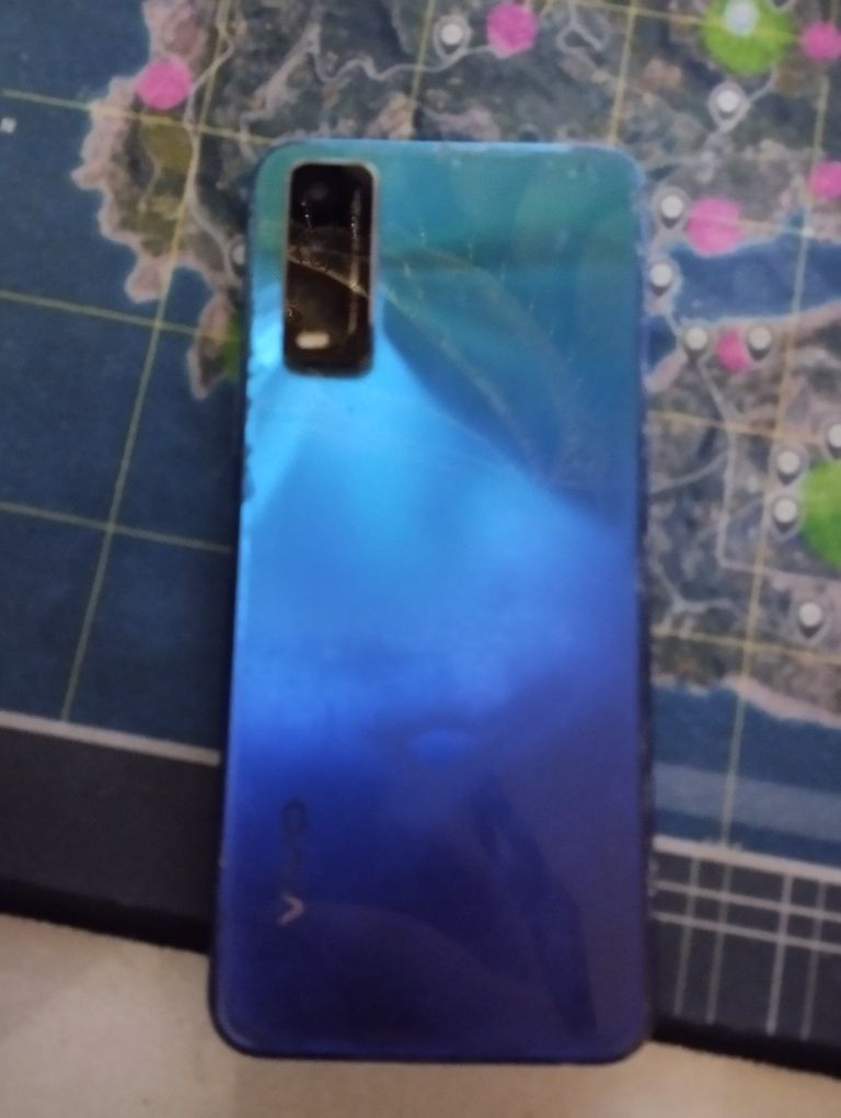 Телефон Vivo y20