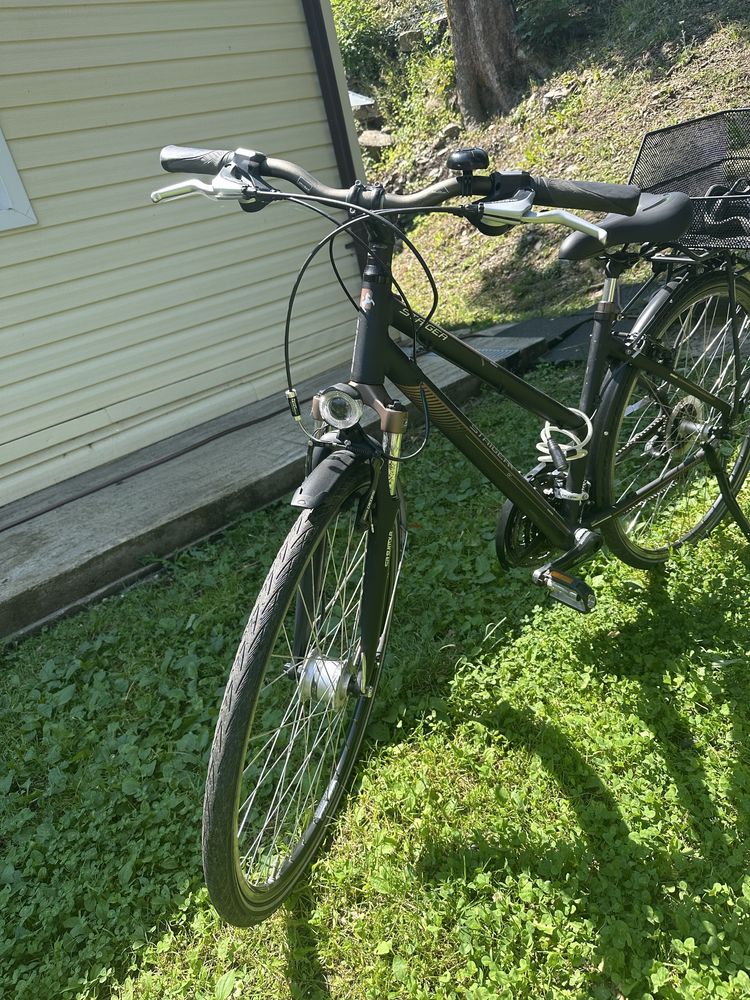 Bicicleta  fara defecte merge foate bine este ca noua
