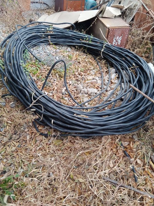 Кабель 4-ёх жильный,250м.