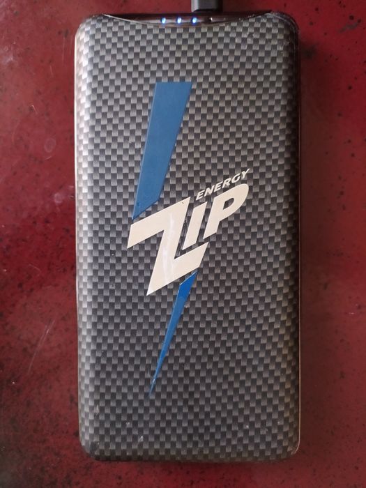 Продаётся повер банк Zip 10000 mah