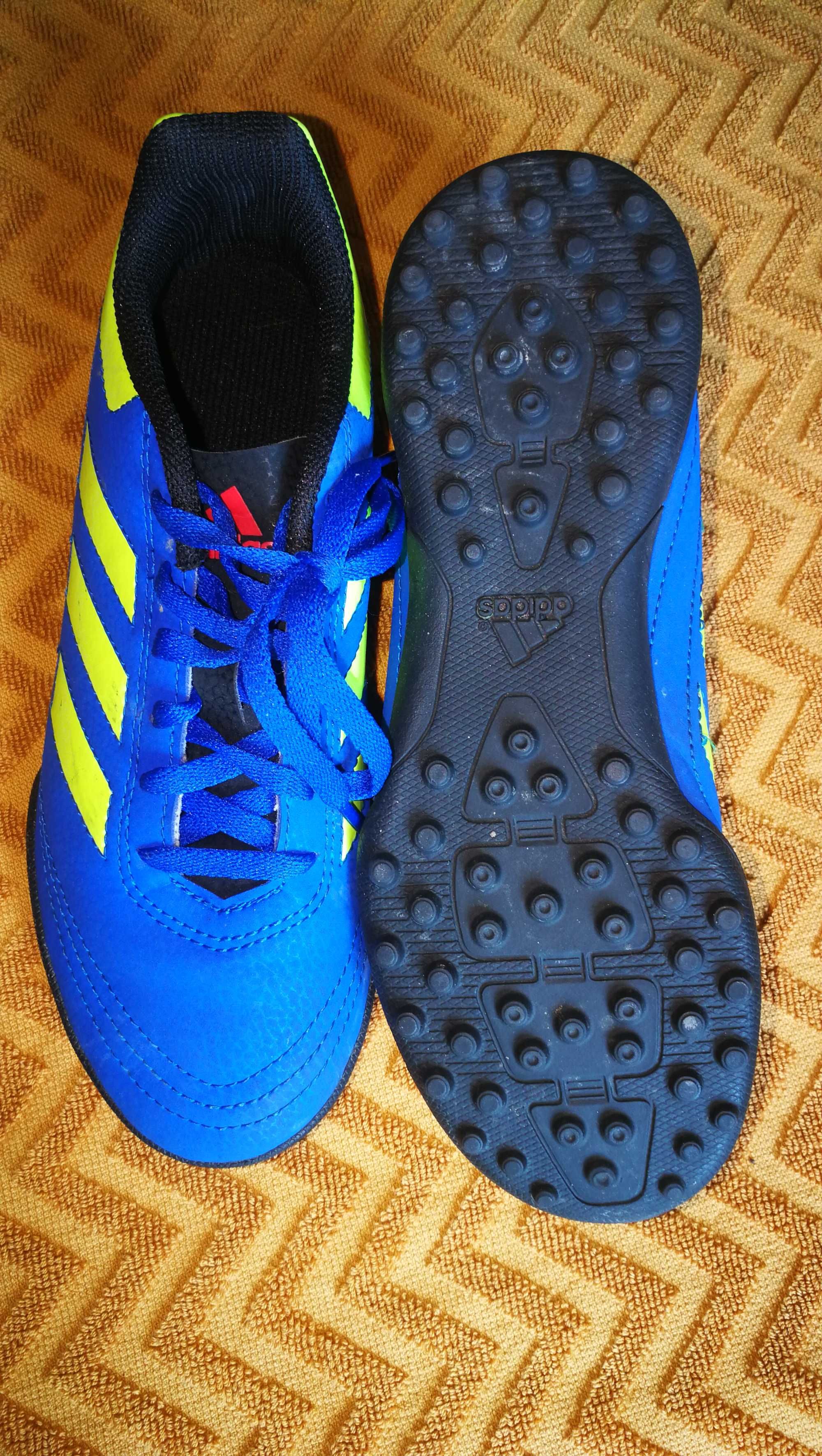 Adidasi fotbal  3uk/35