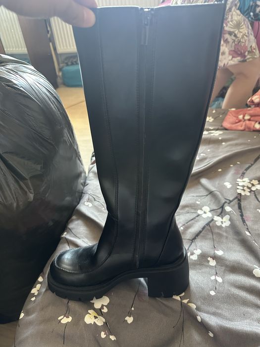 150 lei- Cizme de vanzare,  nepurtate, noi in cutie