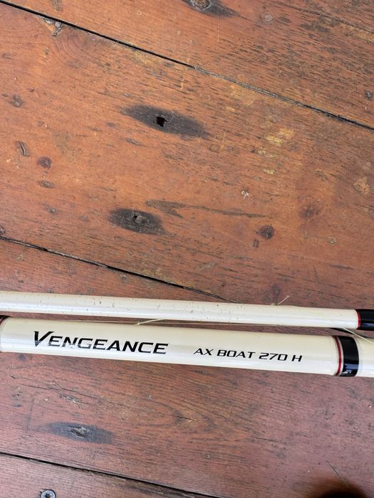 Combo lanseta shimano vengeance ax boat 270 h si okuma powerliner pro