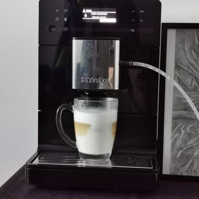 Espressor ,aparat cafea Miele CM5310 Silence