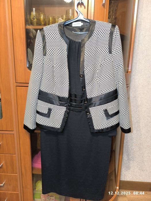 Продам женское платье