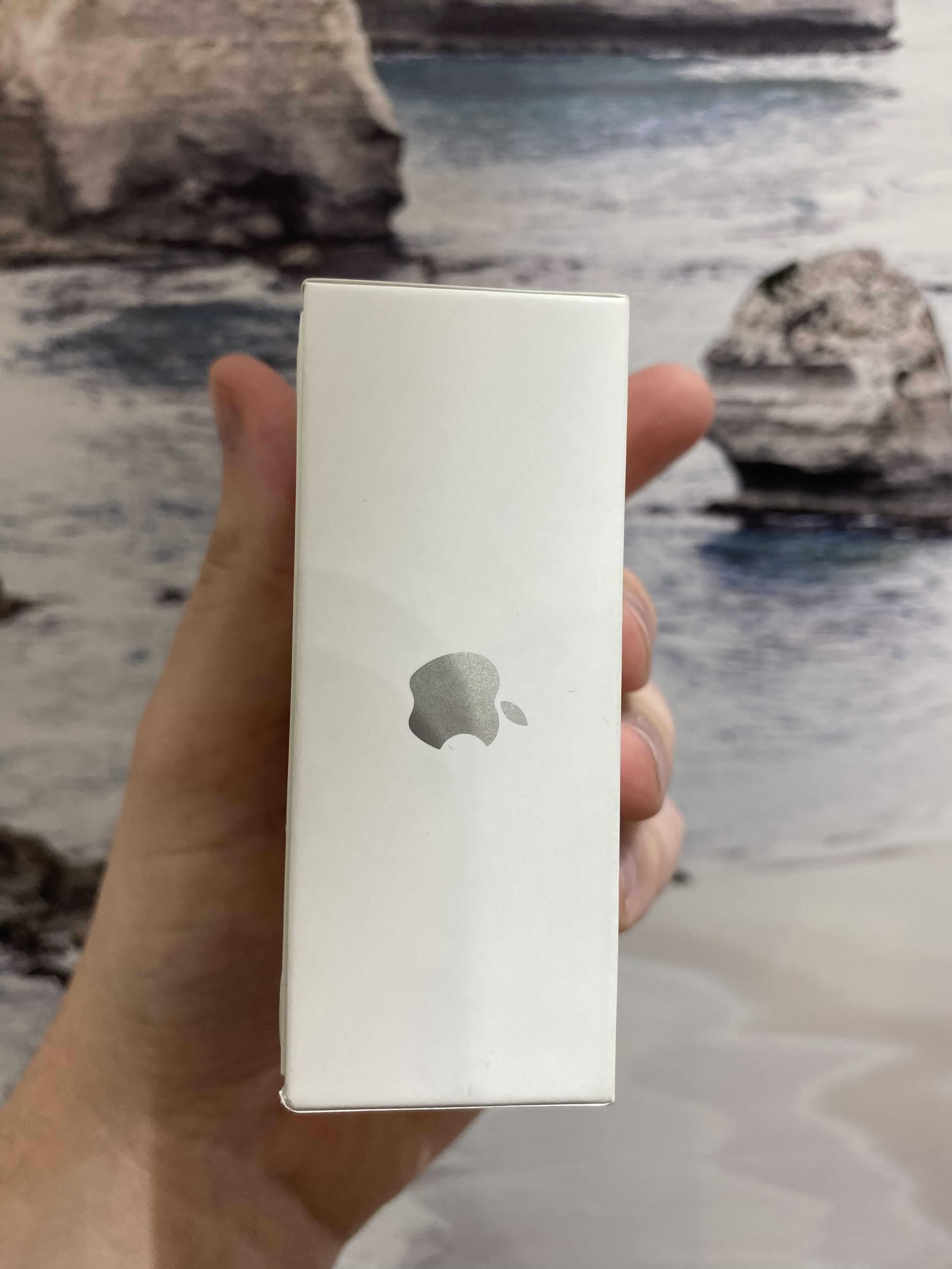 Слушалки Apple Airpods Gen 4 с Active Noise Cancellation (ANC)