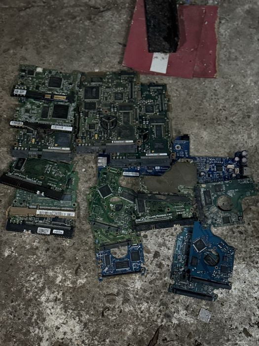 componente pc / laptop - tablete  - telefoane defecte de reciclat