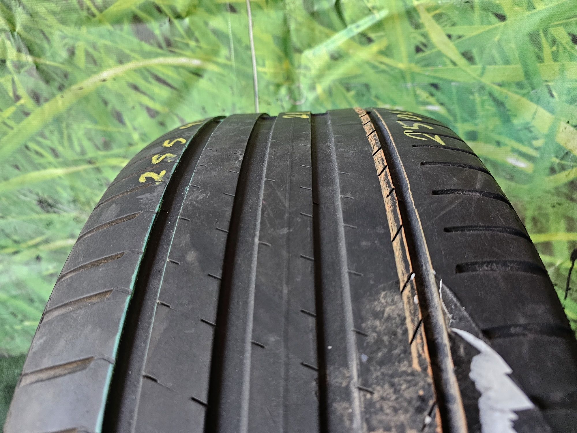 1x 255 40 18 vara pirelli