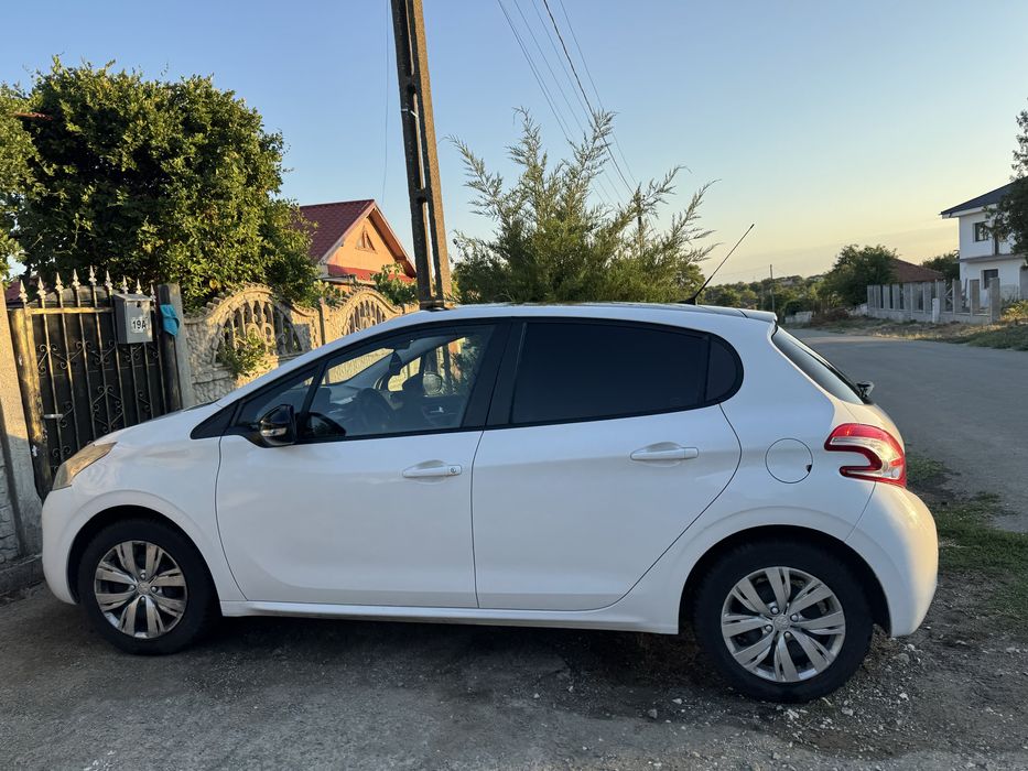 Vand peugeot 208 1.4 hdi