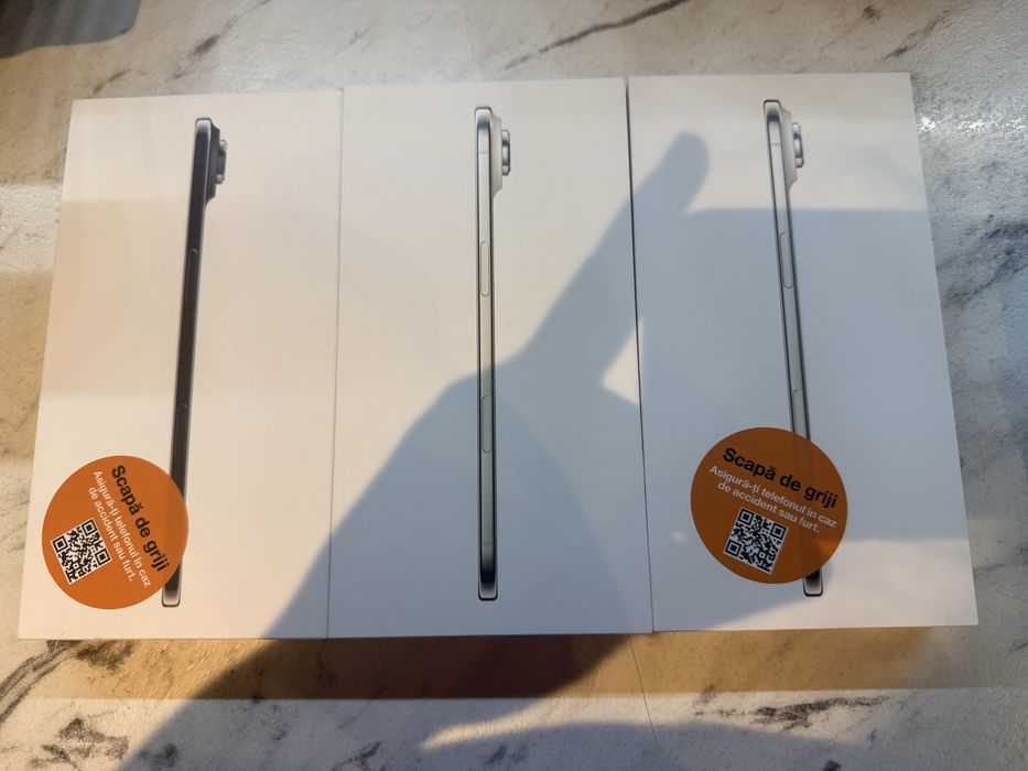 iPhone Air 256Gb Gold , Silver , Black