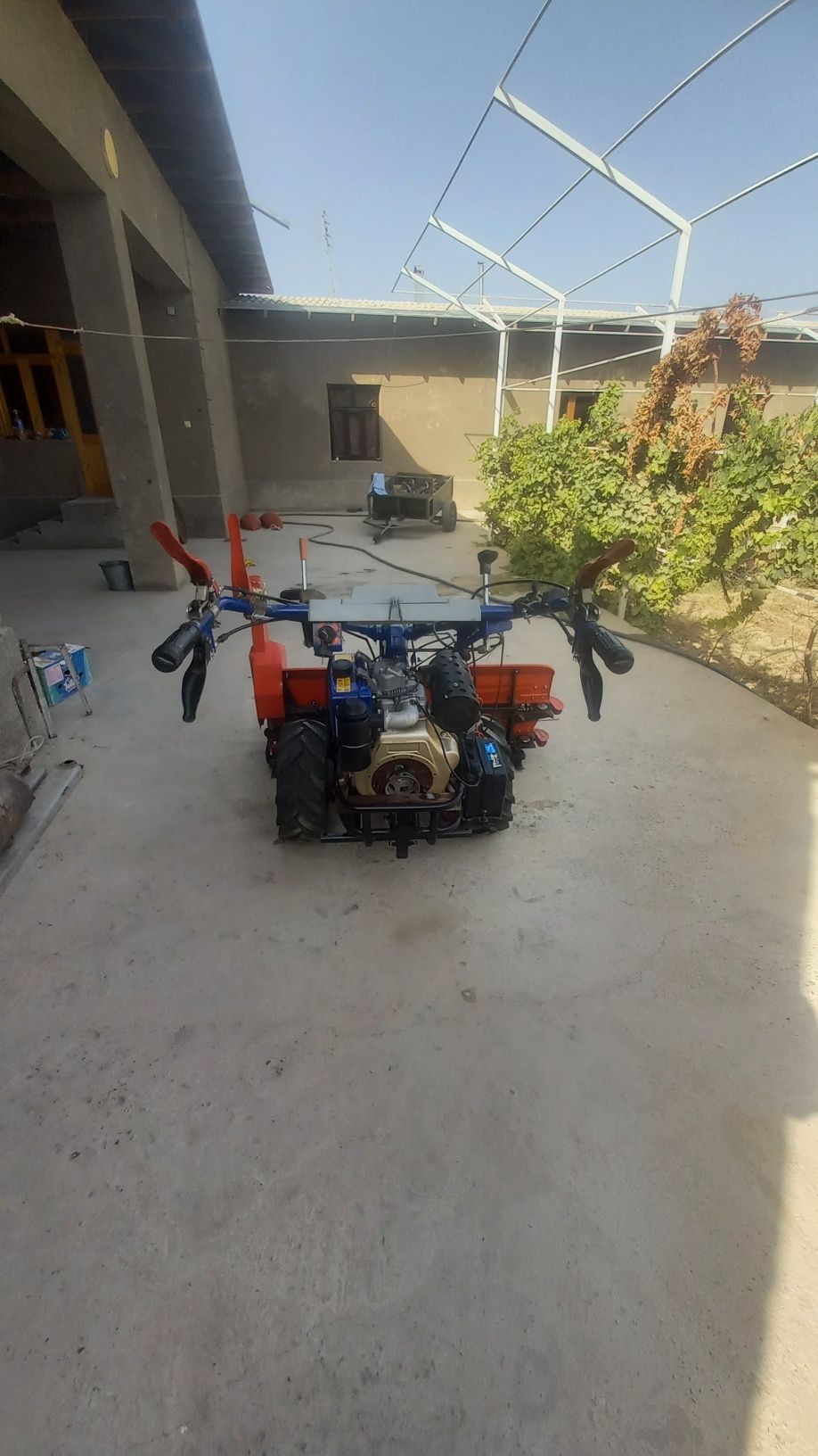 Exkolibur mini traktor jatkasi bilan yoki jatkasi alohida sotiladi