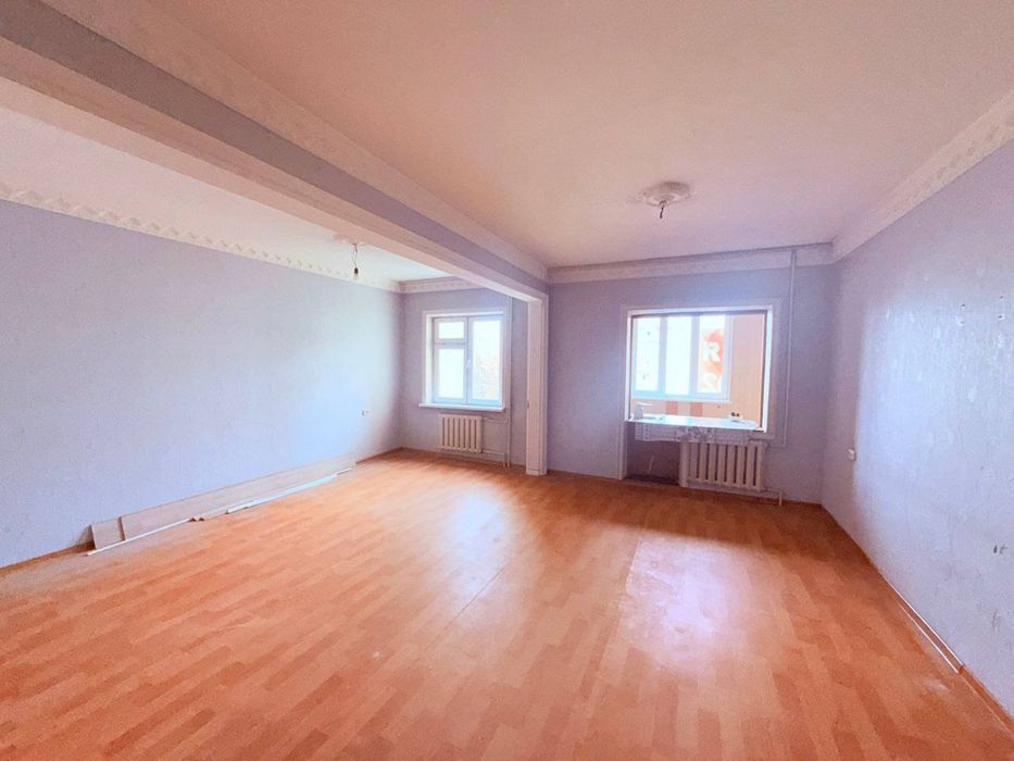 Продаётся 3 комнатная квартира с отличной локатцией