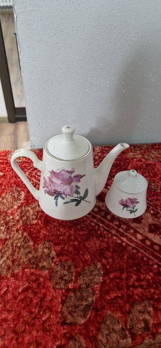Продам большой заврник и сахарница. Новые.