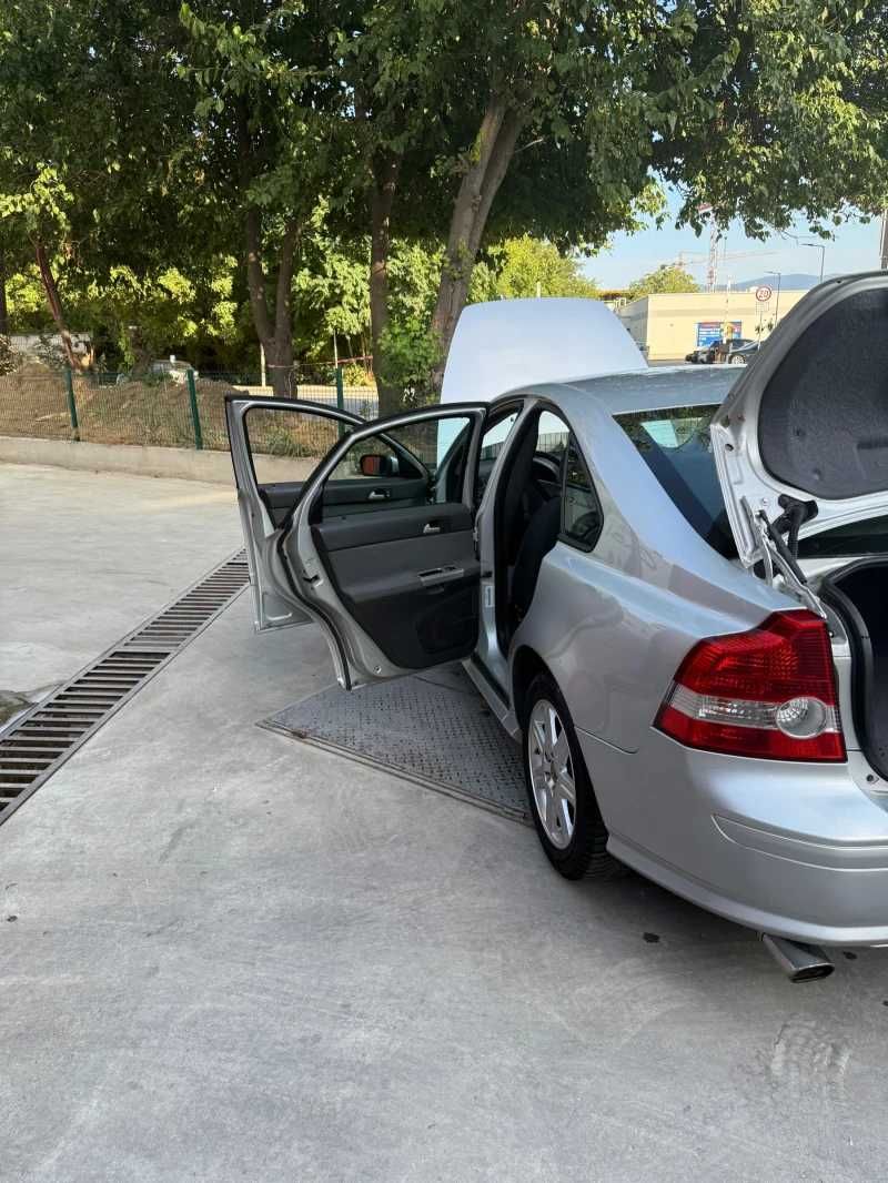 Продавам Volvo S40