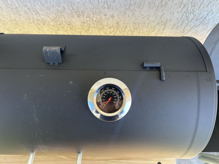 Vand gratar nou cu afumatoare