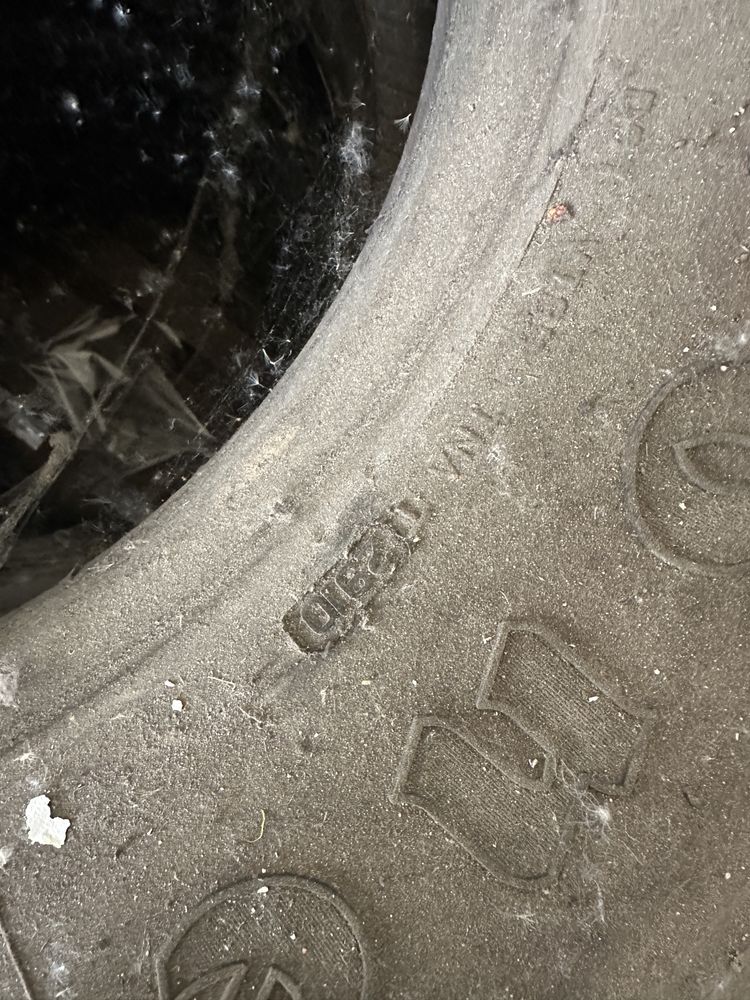 8 броя гуми Firestone 285/70 R19.5