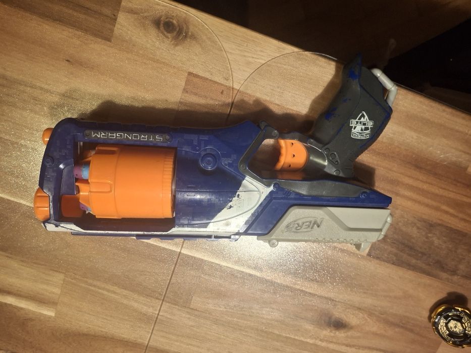 Нерф бластер играчка