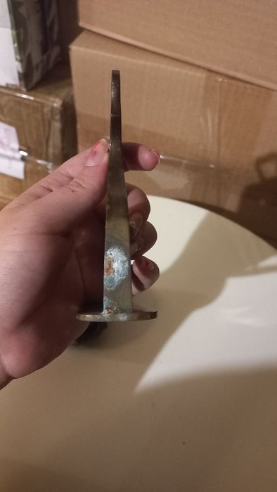 Бронзова отварачка с изображение на кон